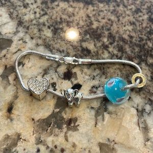 Pretty charm bracelet with 3 charms: glittery heart, elephant & blue glass bead